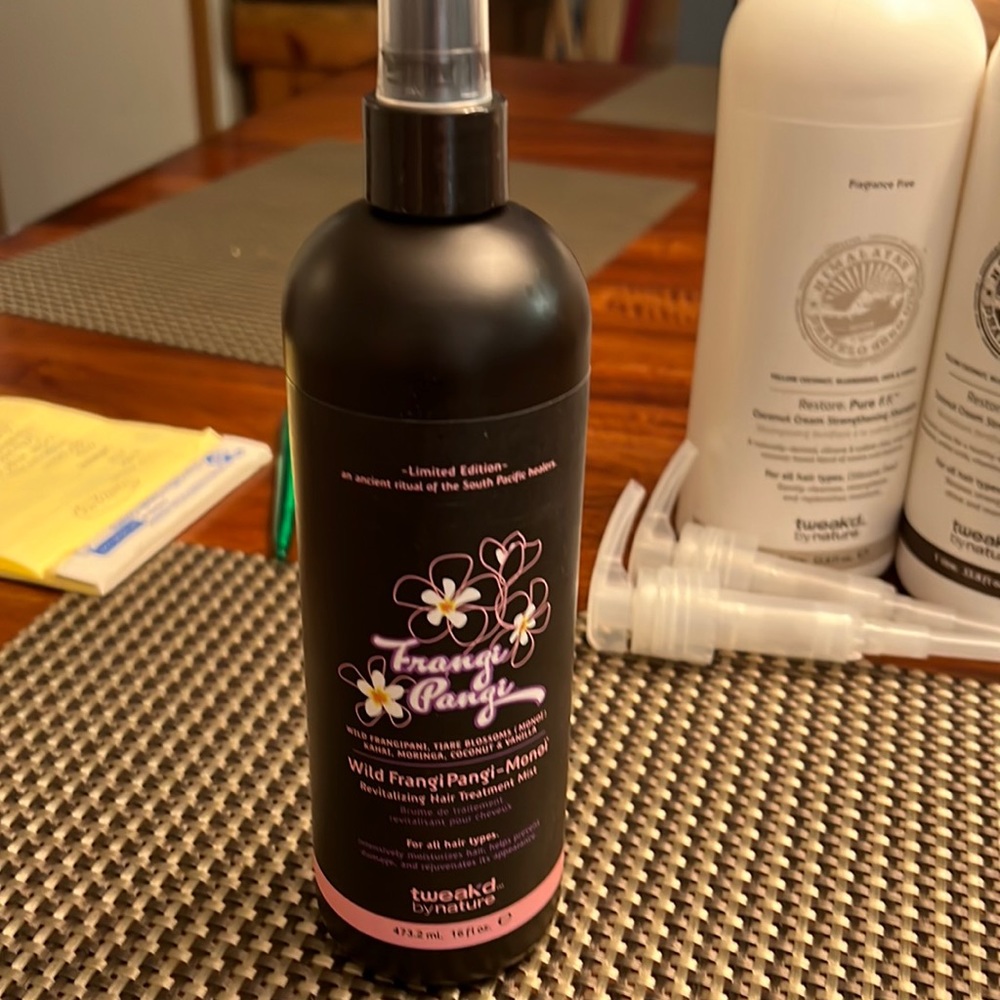 Tweaked by nature revitalizing hair treatment mist